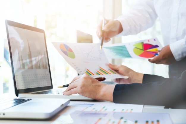 startup-business-teamwork-meeting-concept_1421-194